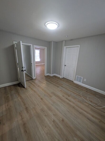 Building Photo - 95 Poplar St