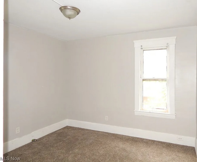 Building Photo - 10817 Hull Ave