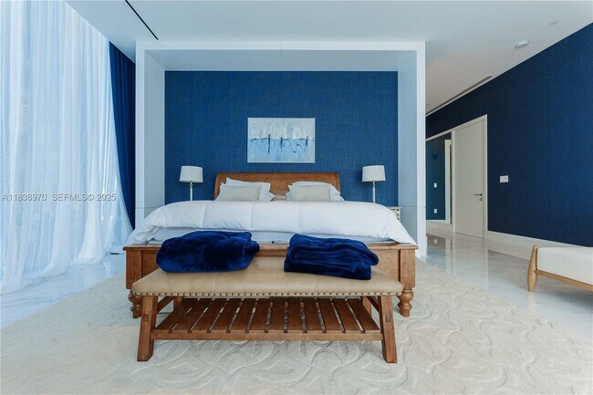 Building Photo - 17141 Collins Ave