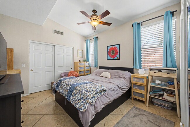 Building Photo - 6730 E Preston St