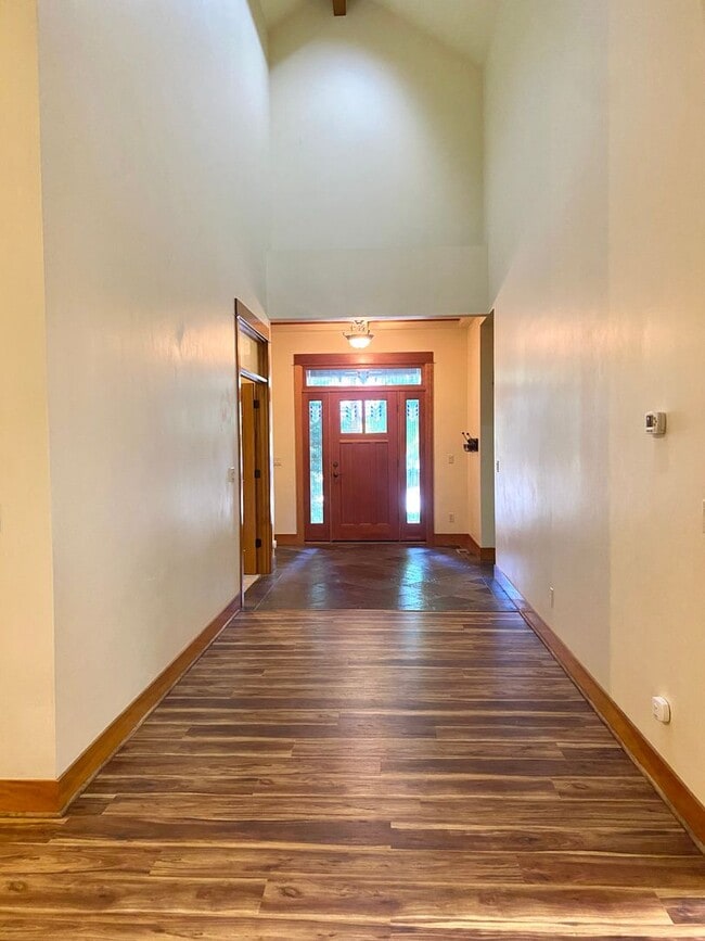Building Photo - 2564 NW Shields Dr