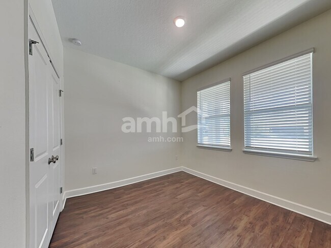 Building Photo - 2211 Saffron Walden Dr