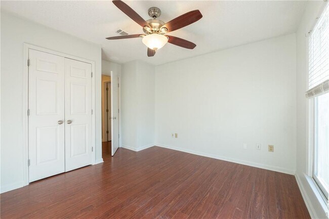 Building Photo - 311 Hollyfax Cir NE