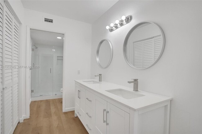 Building Photo - 6241 Pointe Regal Cir