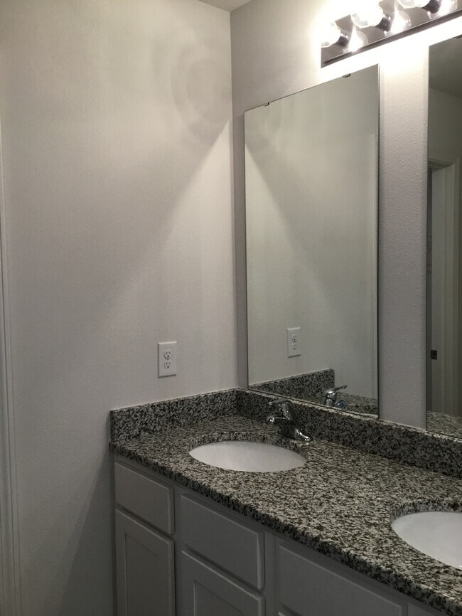 Building Photo - Beautiful 3/2 Family home in Beulah- Close to Navy Federal Credit Union Main Campus!