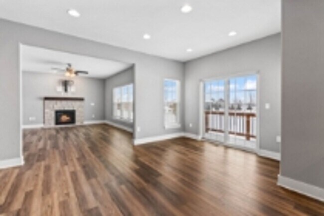 Building Photo - Executive Rental: Spacious 4-Bedroom Home in Oconomowoc!