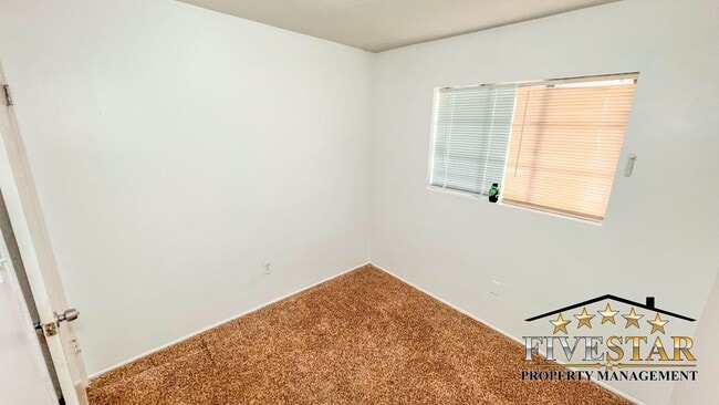 Building Photo - 1424 Gorrill St