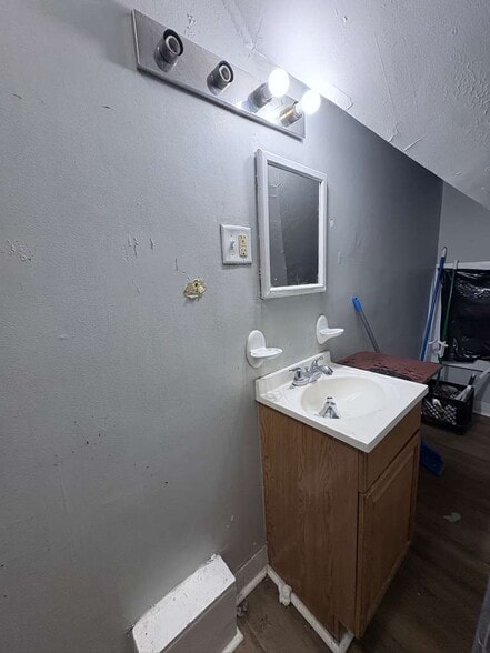 Building Photo - 299 Norton St