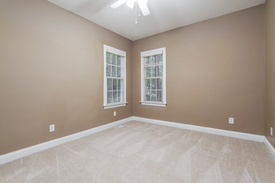 Building Photo - 604 Beautyberry Ln