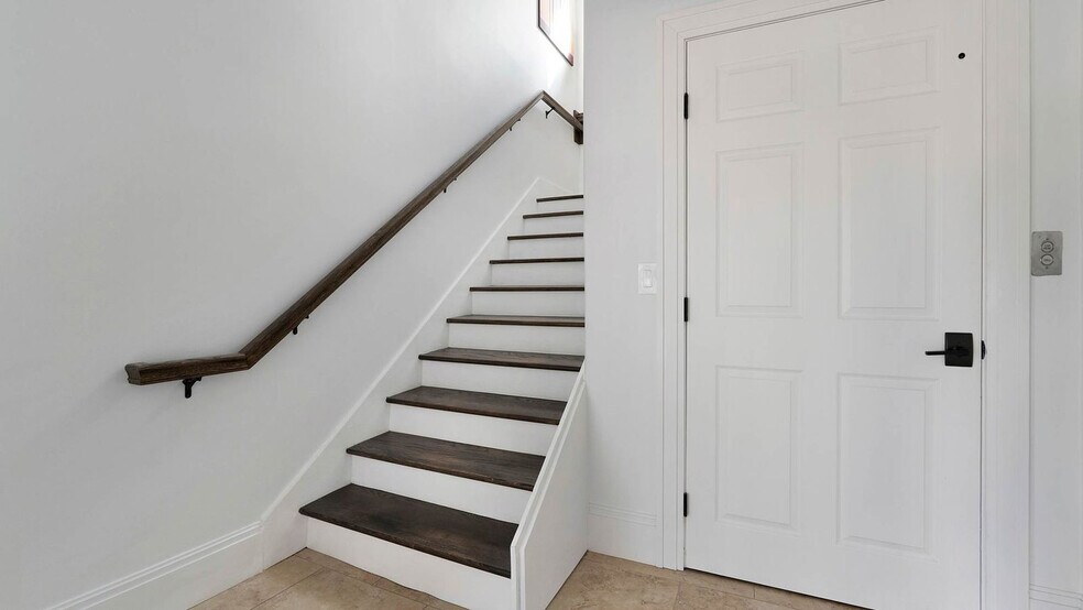 Building Photo - 27281 S Riverside Dr