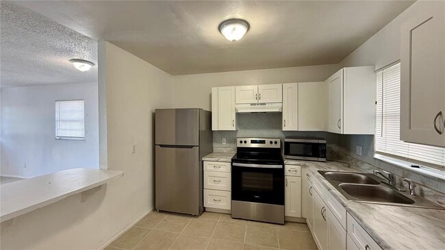 Building Photo - 325 W Pierce St