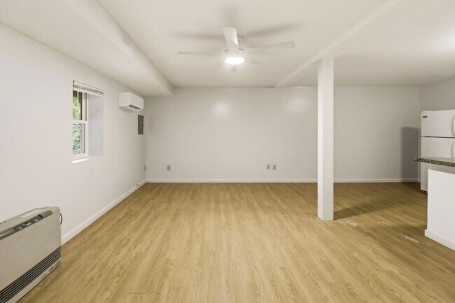 Building Photo - 836 Mountain View Rd