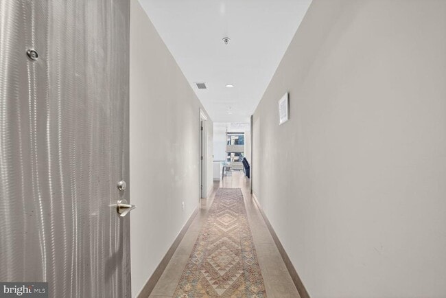 Building Photo - 1133 14th St NW