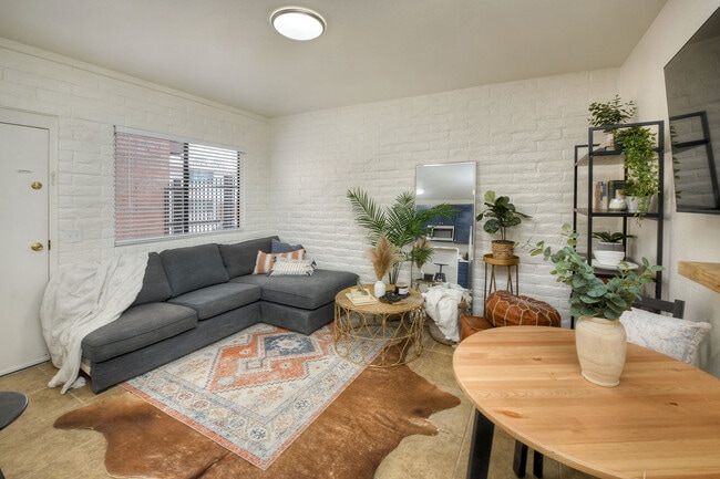 Building Photo - Las Villas