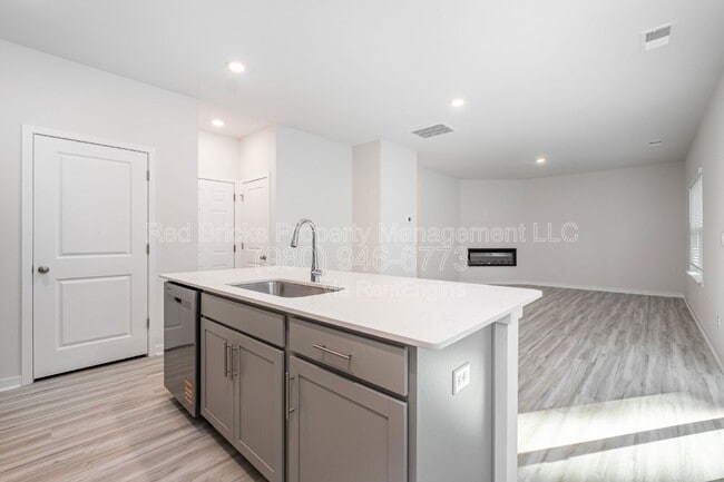 Building Photo - 142 Rustling Waters Dr