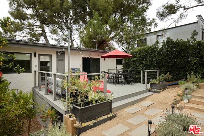 Building Photo - 3770 Cazador St