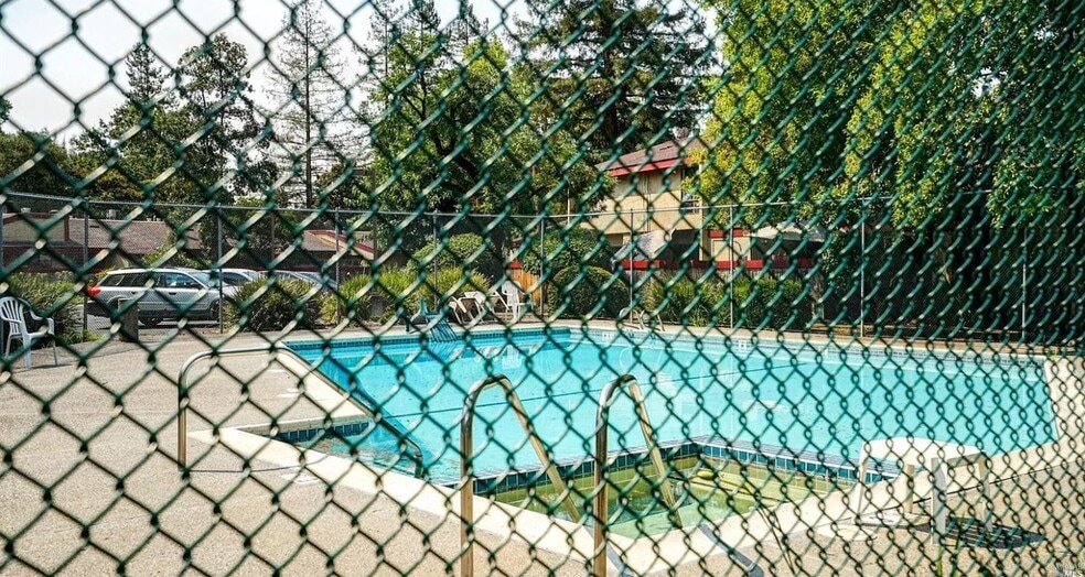 Pool - 47 Redwood Ct