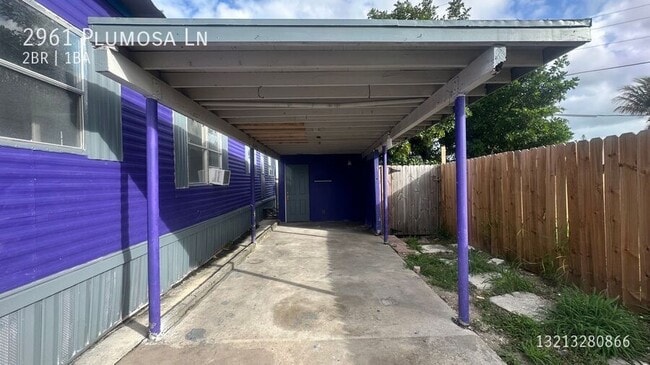 Building Photo - 2961 Plumosa Ln