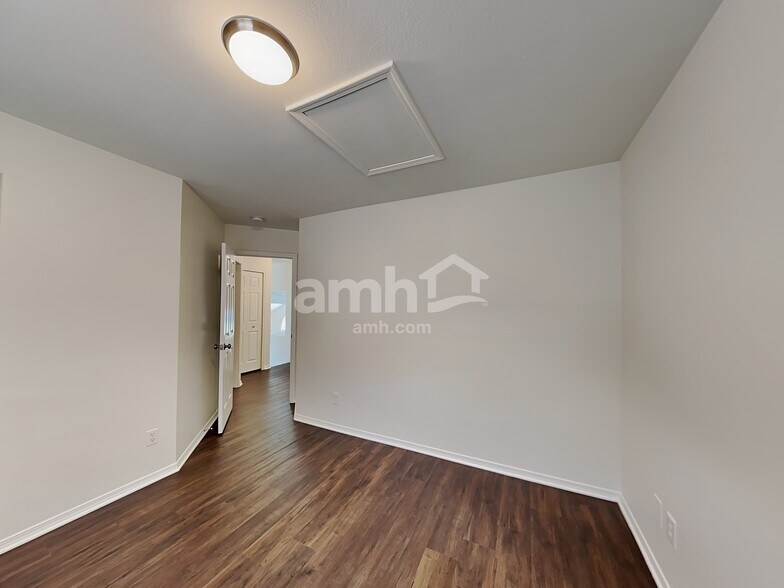 Building Photo - 5616 Marabou Way