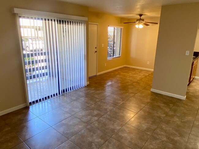 Building Photo - Phoenix 2 Bed 2 Bath Condo Near Airport an...