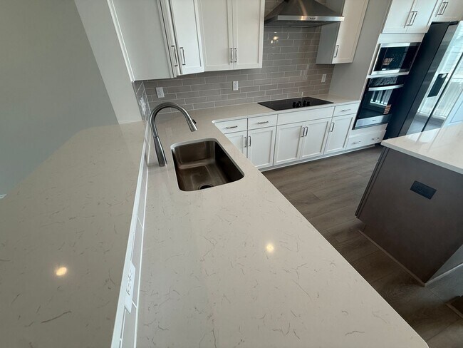 Building Photo - Brand New Townhome in the heart of Ballant...