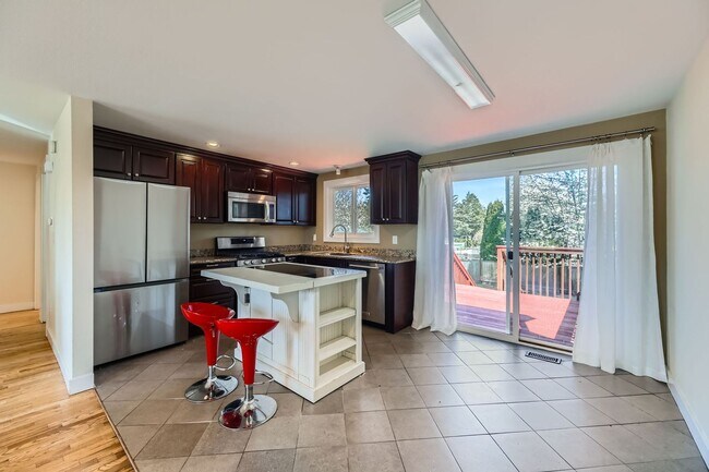 Building Photo - Excellent 4Bed/2Bath Home in Kirkland!