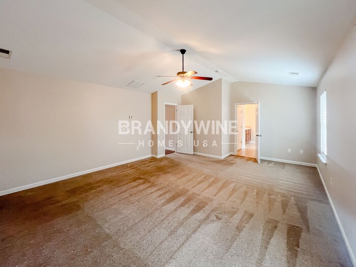 Building Photo - 355 Mary Dr