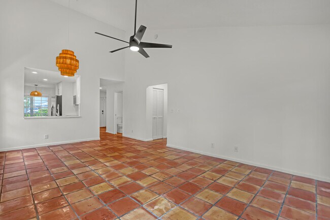 Building Photo - 935 Honeytree Ln