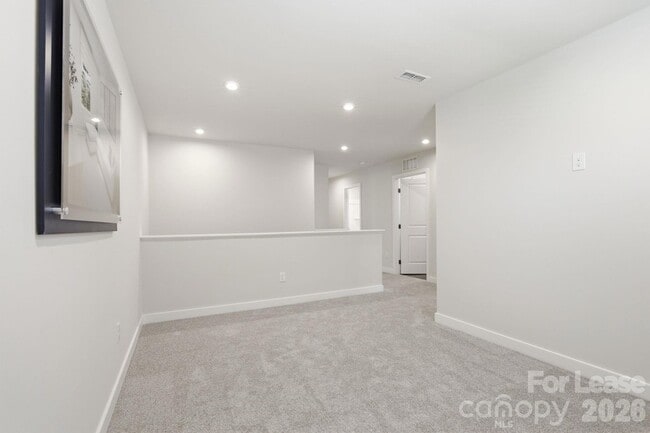 Building Photo - 862 Heathway Dr