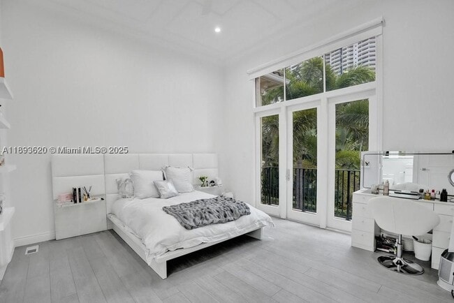 Building Photo - 1516 Island