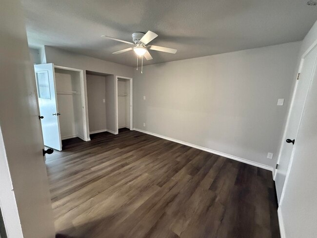 Building Photo - 1030 Wesley Dr