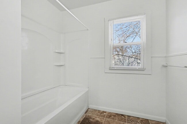 Building Photo - 2215 Mt Olivet Rd