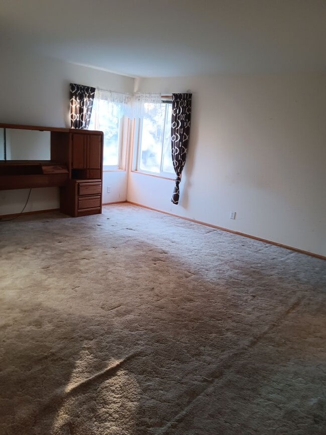 Building Photo - 3 Bed House is Elgin