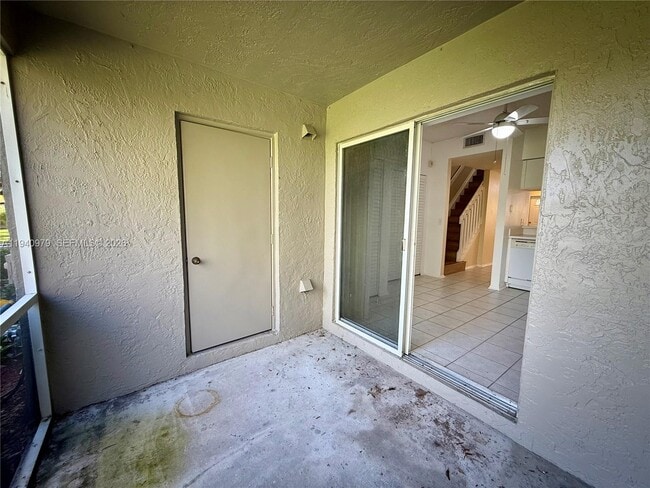 Building Photo - 7886 Dixie Beach Cir