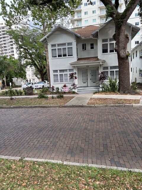 Front Porch - 103 S Osceola Ave