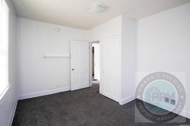 Building Photo - 4824 Webster St