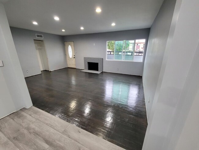 Building Photo - Renovated 3 Bed 1 Bath Home in Whittier w/...