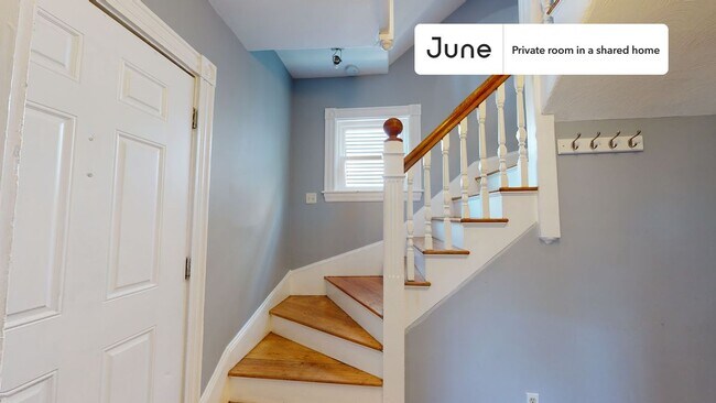 Building Photo - Room in Shared 7 bed/2 bath home in Allston