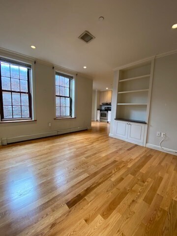 Building Photo - 100 Salem St