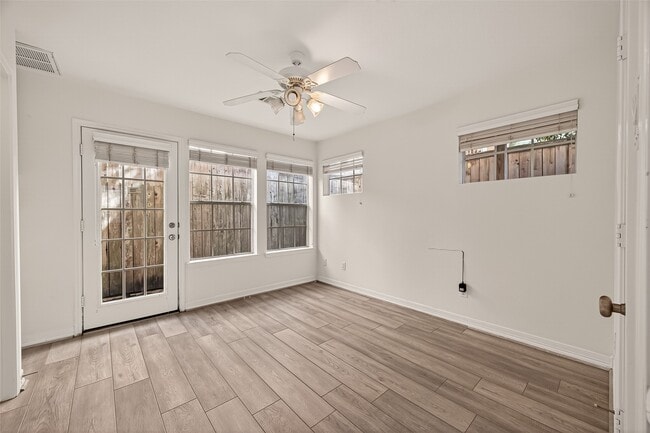 Building Photo - 5217 Blossom St