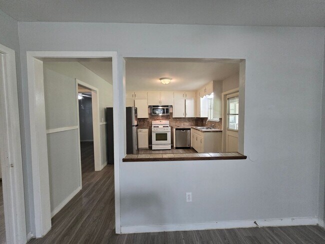 Building Photo - 4708 Red River St