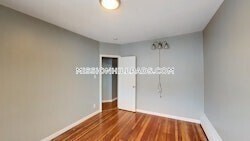 Building Photo - 4A Weld Ave