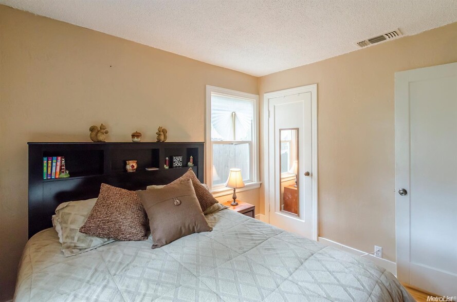 bed 2 - 7120 Palm Ave