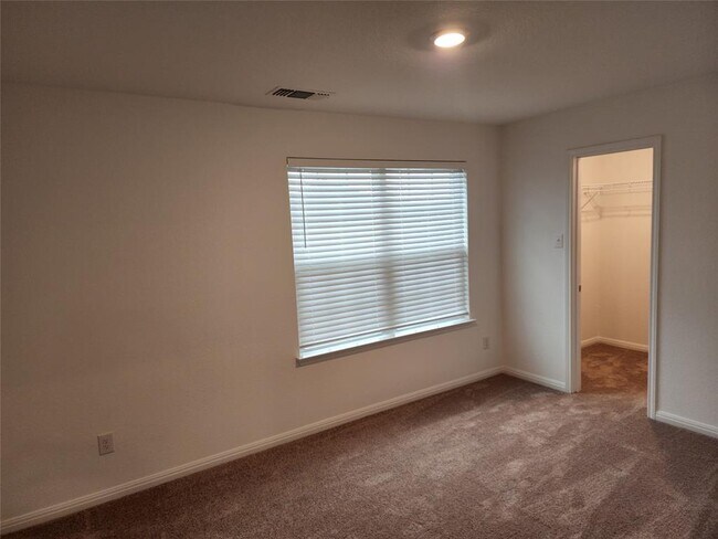 Building Photo - 18412 Speculator Ln