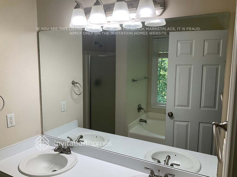 Building Photo - 4460 Forrest Bend Ct