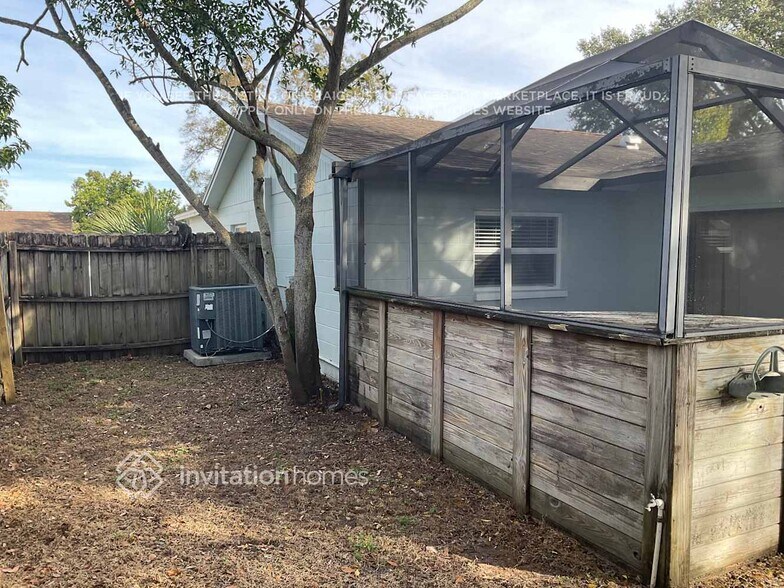 Building Photo - 6214 Palmview Ct