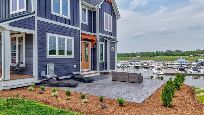 Building Photo - 208 Leeward Way