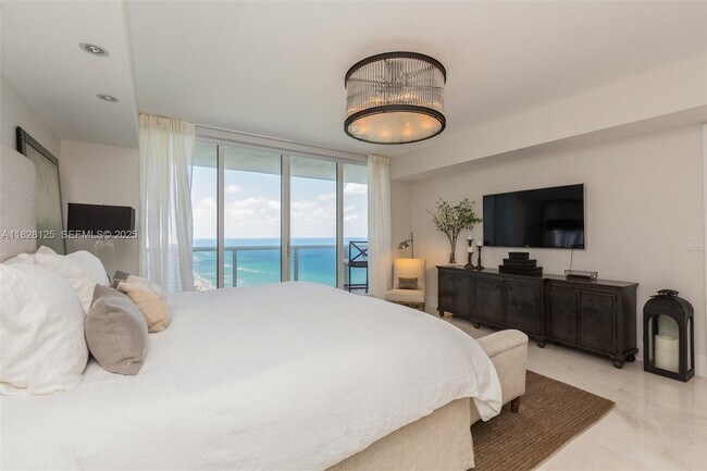 Building Photo - 1830 S Ocean Dr