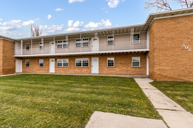 Building Photo - 502 E Merrill Ave
