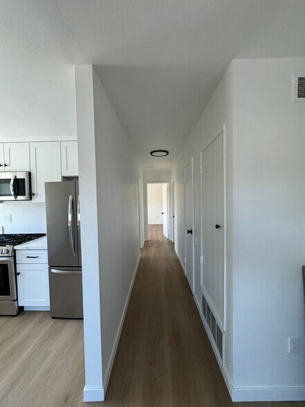 Building Photo - 2232 E Joana Dr